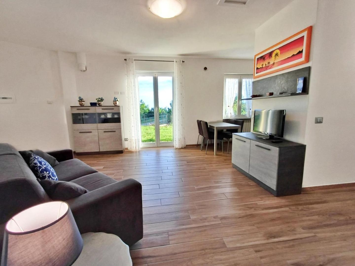 Joivy Villa Guanna - Charming Flat With Garden Bracco Eksteriør billede