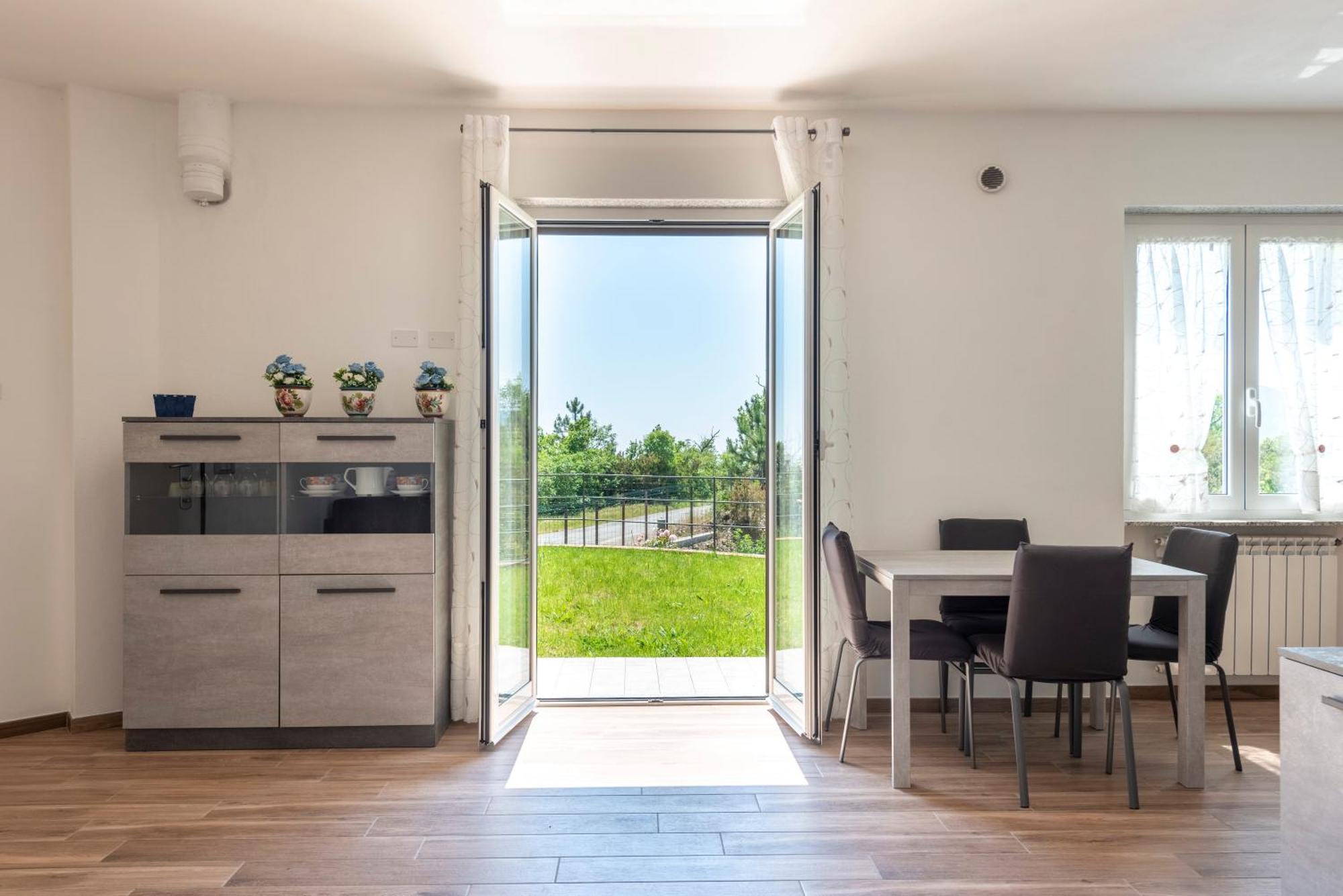 Joivy Villa Guanna - Charming Flat With Garden Bracco Eksteriør billede